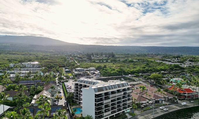Historic Kailua Village Condo | Kona Ali'i Condo in the Center of the town awaits your presence!