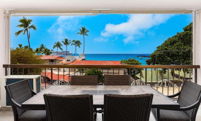 Historic Kailua Village House | Kona Plaza#302