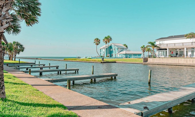 Rockport Condo | Kontiki Bayfront Condos