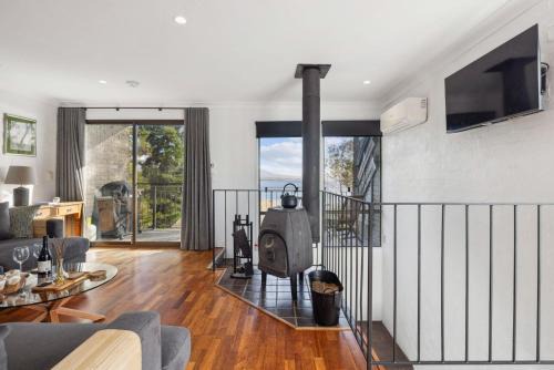 Jindabyne Apartment | Kookaburra & Company