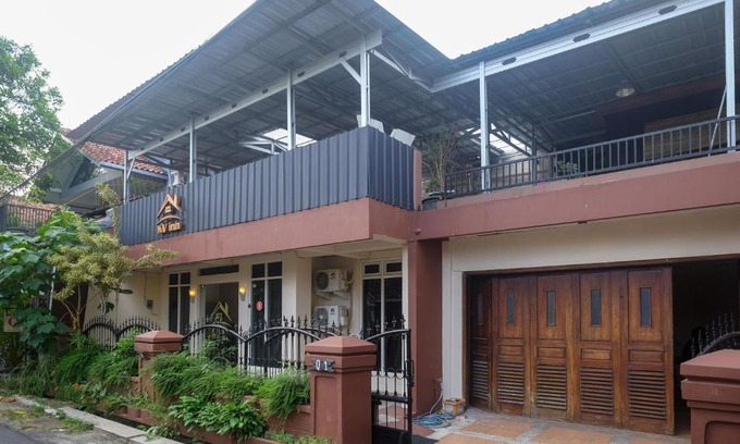Depok Hotel | Koolkost near Stadion Maguwoharjo