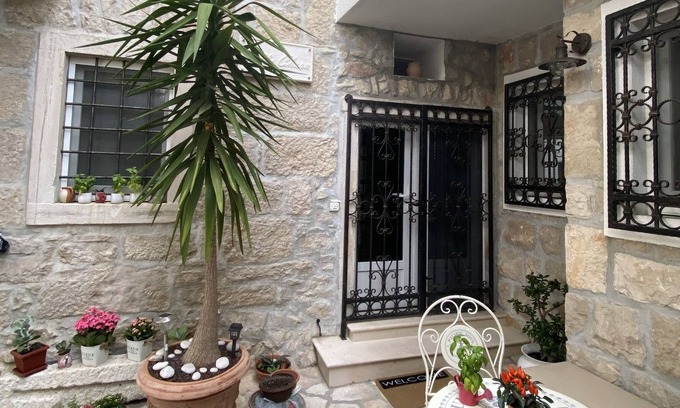 Cara House | Korčula Stone Villa hidden gem