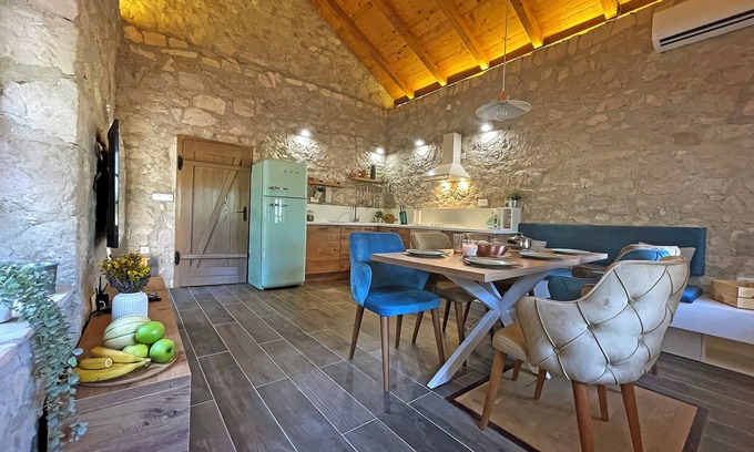 Stolac Cottage | Kostela Stone House