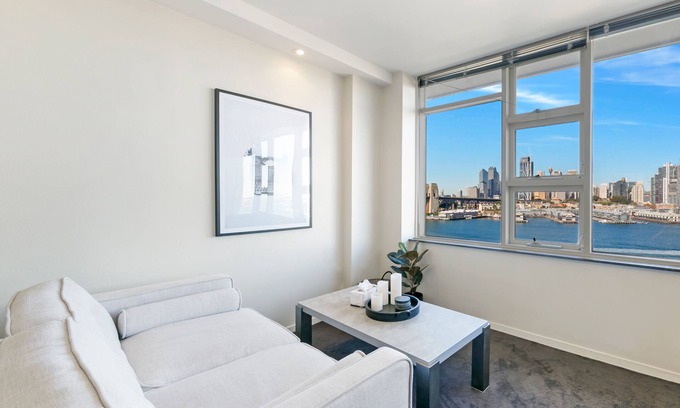 McMahons Point Apartment | KozyGuru | McMahons Point | Opera House View