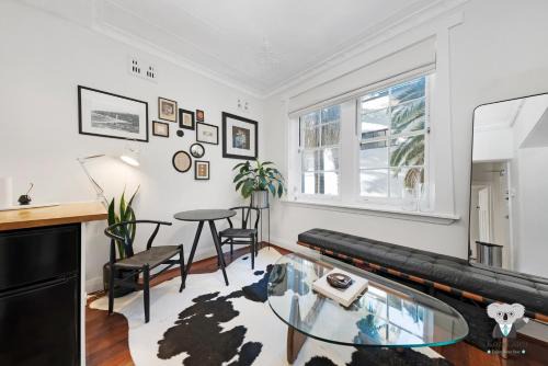 Kings Cross Apartment | KozyGuru | Rushcutters Bay | Elegant City Living
