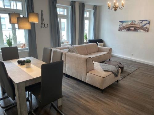 Rostock Apartment | KRABBENNEST Ferienwohnung mit Whirlpool und Infrarotsauna zentral