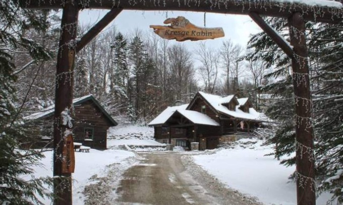 Stratton and Bromley Ski Areas House | Kresge Luxurious Grand Cabin At Stratton and Bromley Mountains, up to 6 guests.