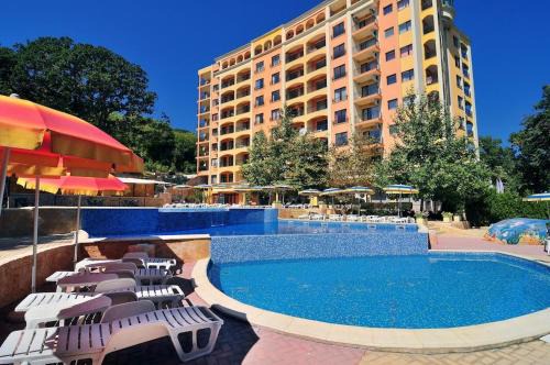 Golden Sands Apartment | Kris Apartments at Paradise Green Park