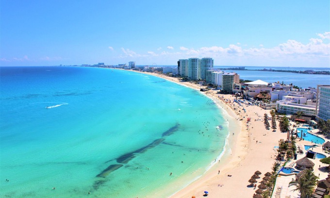 Punta Cancun Hotel | Krystal Grand Cancun All Inclusive