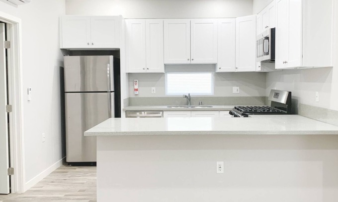 East Hollywood House | Ktown Furnished 5 Bedroom Townhouse
