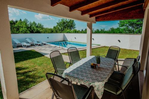 Bihac Villa | Kuća za odmor Vučjak
