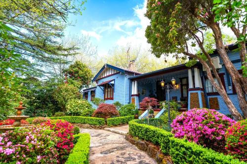 Blackheath House | KUBBA ROONGA GUESTHOUSE - Boutique Luxury Spa Retreat & Gardens - Blue Mountains