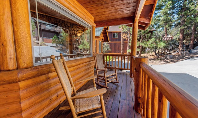 Castle Glen Estates Cabin | Kubo Del Sol