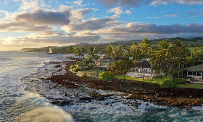 Poipu House | Kukui'ula Kai - Oceanfront Home with Pool and Large Lounge Area
