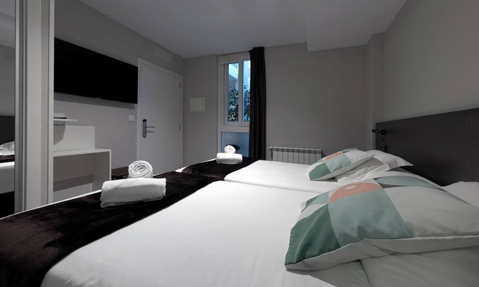 Santiago de Compostela City Centre House | Kumano Kodo by Como en Casa
