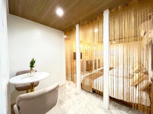 Nanbasennichimae Apartment | Kuromon Central Self Inn 202 KI22