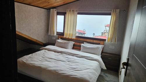 Shimla Bed & Breakfast | kusum villa