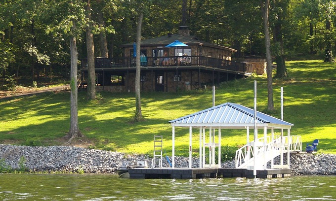 Almo Cottage | Ky Lake Unique Stone Cottage - On-Site Boat Rentals with Private Dock