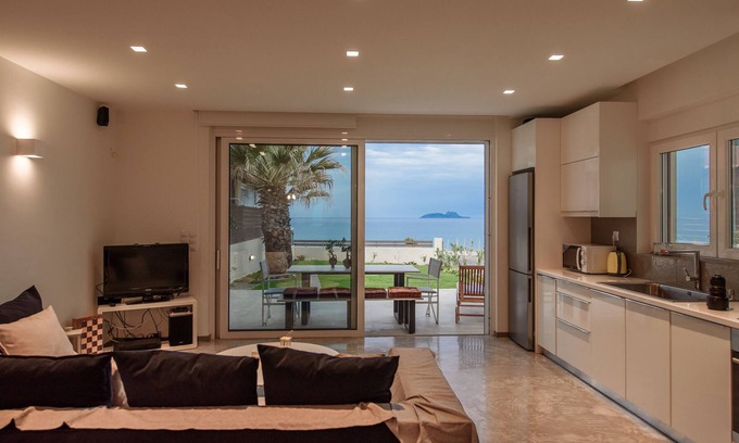 Kokinos Pirgos Apartment | LΙDIA BEACH SUITES - SUITE LΙDIA AND SUITE APHRODITE (LUXURY SUITES FOR RENT)