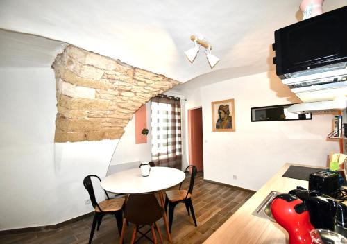 Remoulins Apartment | L'écrin du Pont du Gard