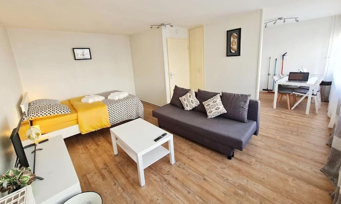 Champs Elysees Apartment | L'Alex Solj-Studio spacieux en résidence avec parking privée - Easy check-in - Arrivée autonome