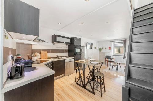 Parame Apartment | L'Amadea - Duplex - 3 pers au coeur de Parame