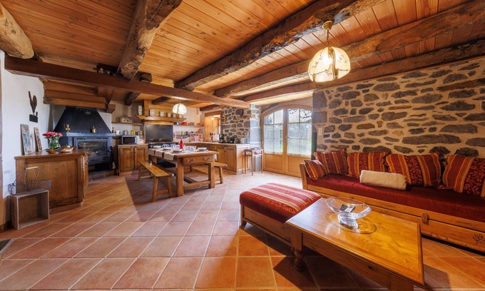 Anglards-de-Salers House | L'Anglardoise - Maison pour 7 voyageurs