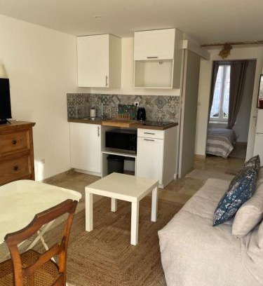 Martigues Apartment | L Atelier, studio au petit port de Martigues