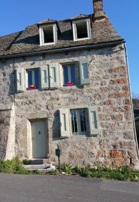 Recoules-d'Aubrac Bed & Breakfast | L'AUBRIETE