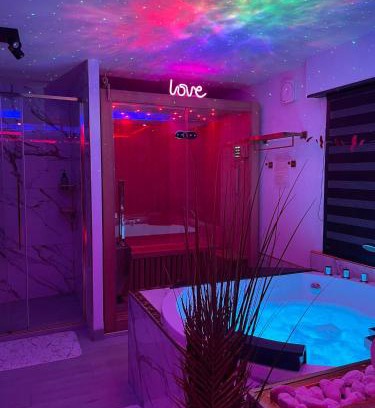 Carpentras House | L'Aurore Love Room de prestige jacuzzi sauna piscine chauffée cuisine