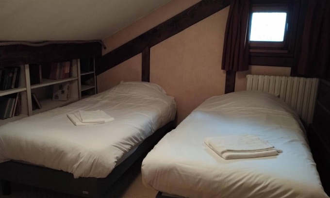 Sillingy Ski Chalet | L'Authentique - Chalet sleeping 8 in a peaceful setting