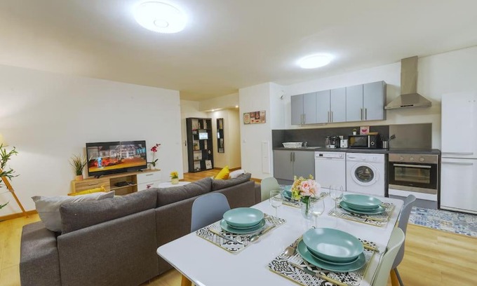 Centre Ville Rive Gauche Apartment | L'Elias : appartement de standing pour 6