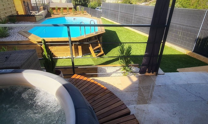 Meyreuil House | L'escale , Triplex Spa & Piscine