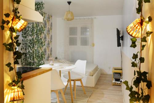 Melun Apartment | L'escapade , Bord de Seine - parking privé