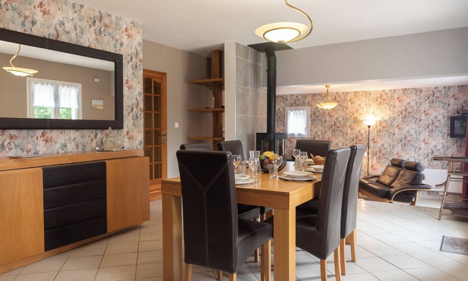 Milly-la-Foret House | L'Escapade, house with garden, billiards, table soccer, fitness area