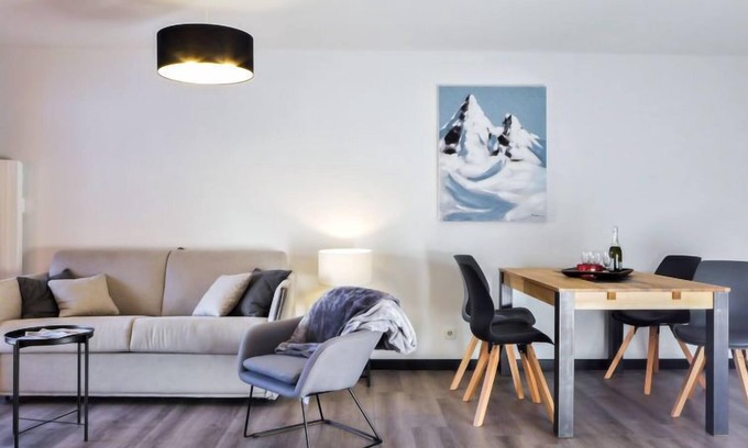 Chamonix City Centre Apartment | L'Espace Montagne by Interhome