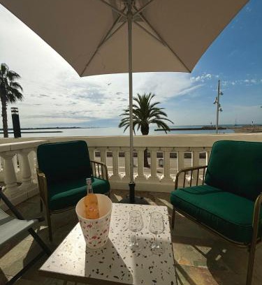 Le Grau-Du-Roi Hotel | L'Hôtel De La Plage