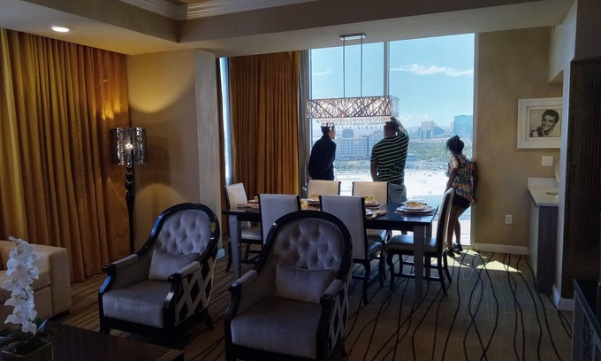 Las Vegas Villa | L&L Getaways 1