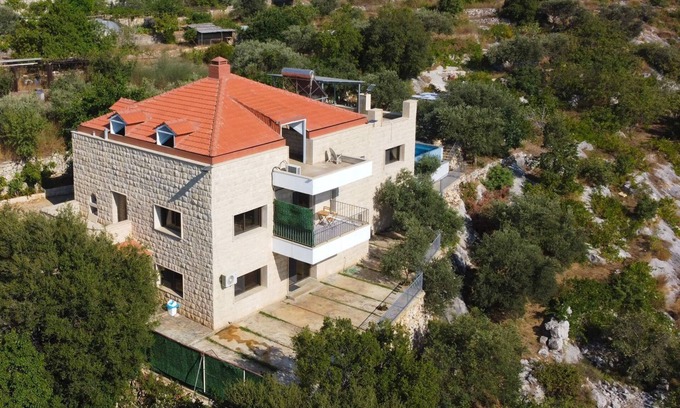 Kfardebian Apartment | L'Olivier - L'Auberge de Kour - 3-BR Villa W Private Pool