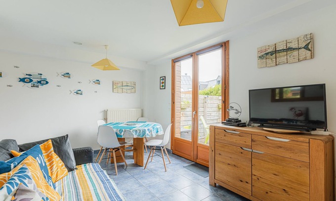 Bernieres-sur-Mer House | L'Opalou - Plage à 5min, parking privé