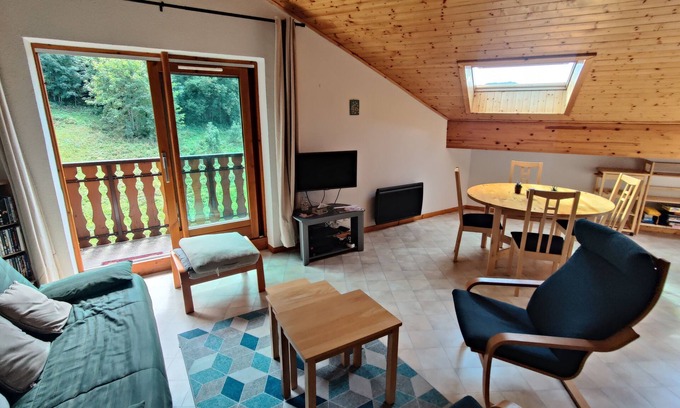 Thollon-les-Memises Apartment | L'Ours Blanc - Family apartment 2 steps from the gondola