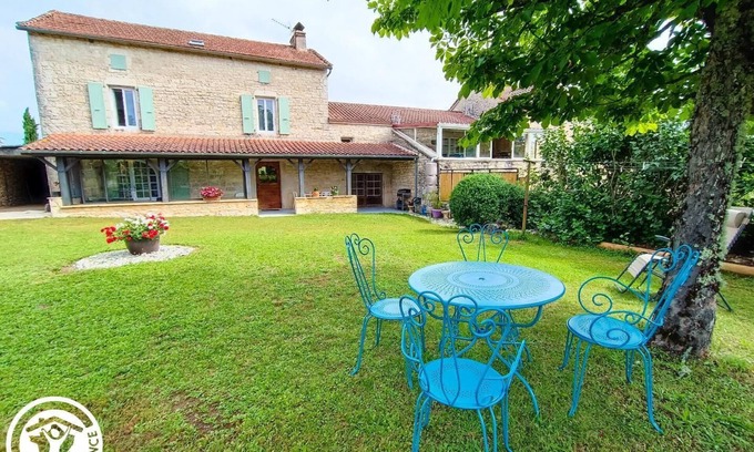 Cours House | L'Oustal de Zélie - BELLEFONT LA RAUZE