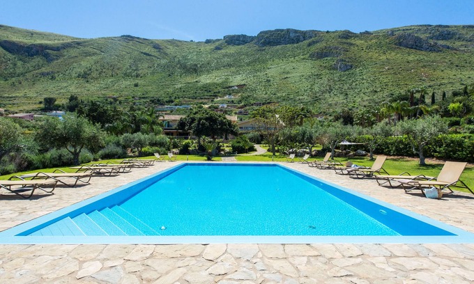 Castellammare del Golfo Apartment | L'Ulivo Blu Apartments by Wonderful Italy