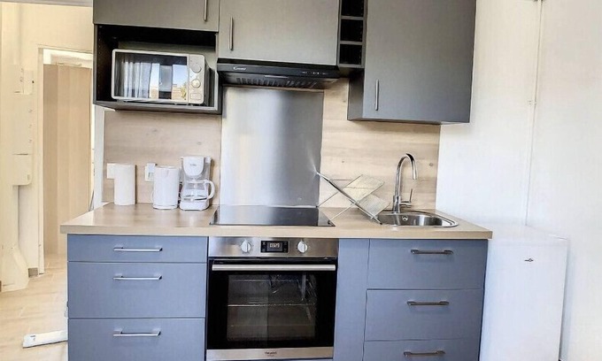 Livry-Gargan Apartment | L03 - Aéroport, Paris, Disney, Parc des Expositions by Villa Dengous