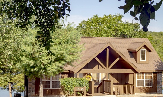 Reeds Spring Cabin | L069, Lakefront Cabin, Save 15% on New 3+ Nts Bookings; SEE DESC.BELOW