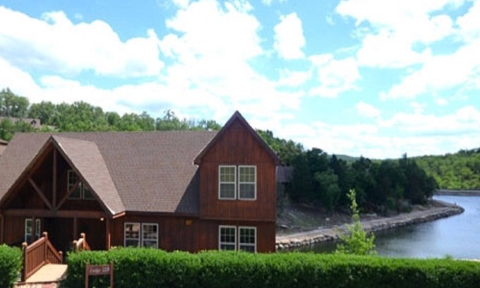 Reeds Spring Cabin | L119A, 1-Br Loft Lakefront Cabin; September Deal: 15% Off 3+ Nts SEE DESC. BELOW