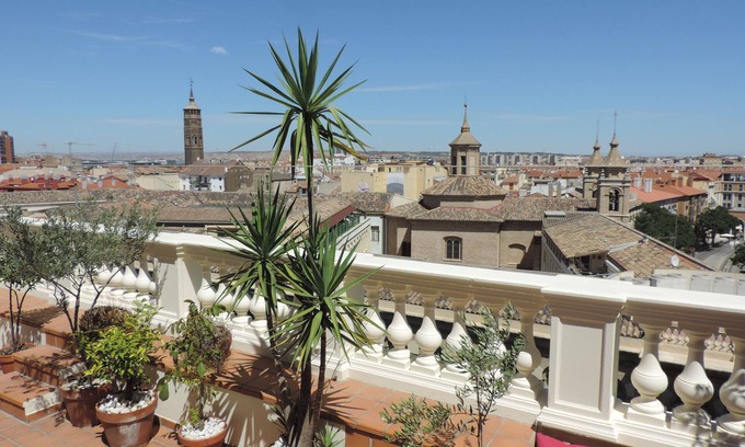Zaragoza Old Town Apartment | LA BALAUSTRADA, THE BEST VIEWS IN THE CENTER AND WITH PARKING INCLUDED