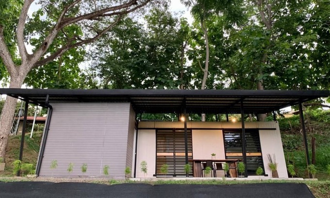 Tarcoles Cabin | La Barca Lodge - Container Homes Exotic place of Costa Rica surrounded by nature