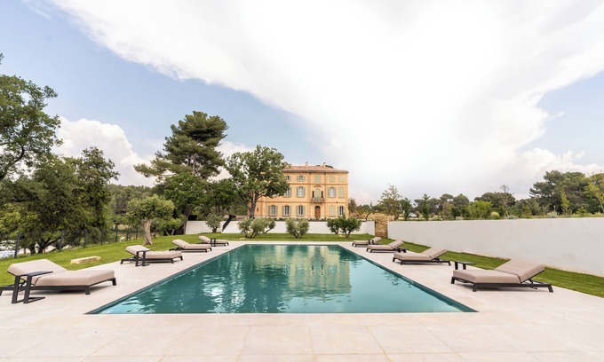 Bouc-Bel-Air House | La Bastide Blanche - Magnificent house located 15 minutes from Aix-en-Provence.