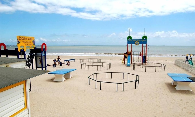 La Baule-Escoublac Apartment | La Baule plage benoit, T2 +cabin, seafront building